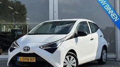 Wit Gebruikt 2021 Toyota Aygo Hatchback | € 9.900 (Goede deal)