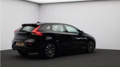 Zwart Gebruikt 2018 Volvo V40 Dynamic Stationwagen | € 19.950 (Eerlijke prijs)