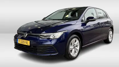 Occasion 2023 VW Golf VIII Life Hatchback | € 21.950 (Goede deal)