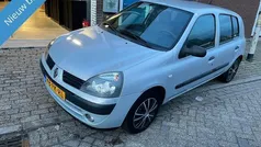 Grijs Gebruikt 2004 Renault Clio II Hatchback | € 1.349 (Eerlijke prijs)