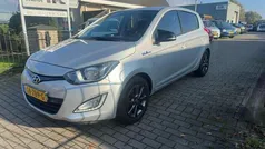 Grijs Gebruikt 2016 Hyundai i20 Hatchback | € 7.250 (Eerlijke prijs)