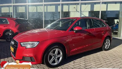 Rood Gebruikt 2017 Audi A3 Sportback Design Hatchback | € 12.945 (Eerlijke prijs)