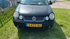Zwart Gebruikt 2003 VW Polo Hatchback | € 699