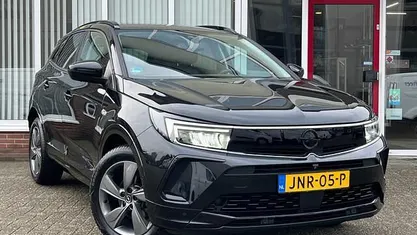 Zwart Occasion 2024 Opel Grandland X Comfort SUV | € 24.950 (Goede deal)