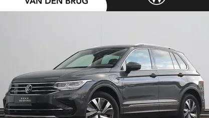 Grijs Gebruikt 2022 VW Tiguan Elegance SUV | € 32.185 (Goede deal)