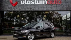 Zwart Gebruikt 2023 VW Touran Highline MPV | € 32.950 (Goede deal)