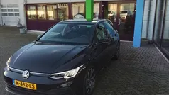 Zwart Gebruikt 2021 VW Golf VIII Hatchback | € 21.999 (Eerlijke prijs)