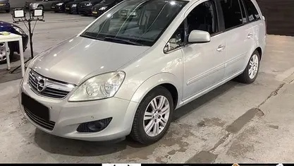 Mpv Gebruikt 2010 Opel Zafira Cosmo MPV | € 3.940 (Eerlijke prijs)