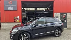 Zwart Gebruikt 2021 VW Tiguan Business+ SUV | € 32.950 (Eerlijke prijs)
