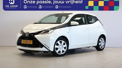 Occasion Toyota Aygo X-play 69 PK (50 kW) 2014 Wit Hatchback