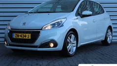 Wit Gebruikt 2019 Peugeot 208 Signature Sky Hatchback | € 11.395 (Eerlijke prijs)
