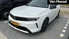 Wit Gebruikt 2022 Opel Astra Business Elegance Hatchback | € 25.900 (Eerlijke prijs)