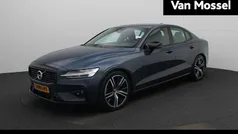 Gebruikt 2020 Volvo S60 R-Design Sedan | € 29.400 (Eerlijke prijs)