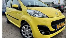 Geel, metallic lak Gebruikt 2013 Peugeot 107 Access Hatchback | € 4.450 (Eerlijke prijs)