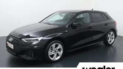 Zwart Gebruikt 2024 Audi A3 Sportback S-Line Hatchback | € 35.840 (Eerlijke prijs)