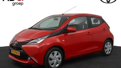 Occasion 2017 Toyota Aygo X-play Hatchback | € 9.950 (Eerlijke prijs)