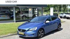 Blauw Gebruikt 2019 Volvo V40 Stationwagen | € 18.500 (Eerlijke prijs)