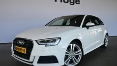 Wit, metallic lak Gebruikt 2017 Audi A3 Sportback S-Line Hatchback | € 12.940 (Eerlijke prijs)