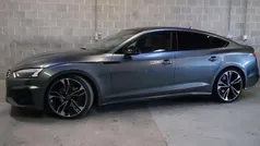 Grijs Gebruikt 2023 Audi A5 Sportback Business Sedan | € 40.990 (Eerlijke prijs)