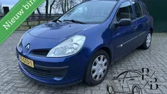 Blauw Gebruikt 2008 Renault Clio GrandTour Expression Stationwagen | € 1.699 (Eerlijke prijs)