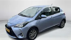 Gebruikt 2017 Toyota Yaris Hybrid Design Hatchback | € 15.440 (Eerlijke prijs)