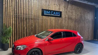 Rood Occasion 2017 Mercedes A160 Hatchback | € 11.750 (Goede deal)