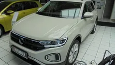 Grijs Gebruikt 2022 VW T-Roc Life SUV | € 30.588 (Eerlijke prijs)