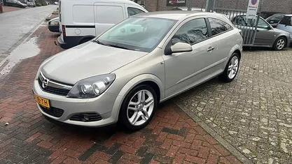 Grijs (metallic) Gebruikt 2007 Opel Astra GTC Hatchback | € 2.250 (Eerlijke prijs)
