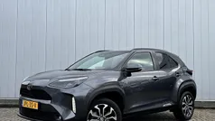 Grijs (metallic) Gebruikt 2025 Toyota Yaris Cross Edition SUV | € 29.400 (Eerlijke prijs)