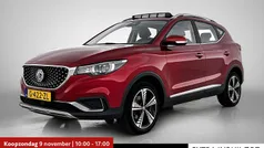 Rood Gebruikt 2019 MG ZS Luxury Sedan | € 13.495 (Eerlijke prijs)