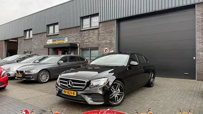 Zwart Gebruikt 2017 Mercedes E220 Business Sedan | € 25.950 (Eerlijke prijs)