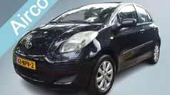 Zwart Gebruikt 2010 Toyota Yaris Hatchback | € 4.450 (Eerlijke prijs)