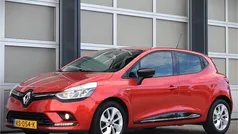 Rood Gebruikt 2017 Renault Clio IV LIMITED Hatchback | € 8.450 (Eerlijke prijs)