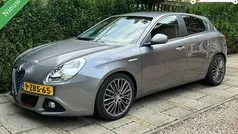 Grijs Gebruikt 2014 Alfa Romeo Giulietta Distinctive Hatchback | € 8.995 (Eerlijke prijs)