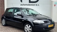 Gebruikt 2005 Renault Mégane II Dynamique Hatchback | € 1.999 (Eerlijke prijs)