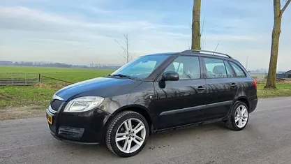Zwart Occasion 2010 Skoda Fabia Comfort Stationwagen | € 2.150 (Goede deal)