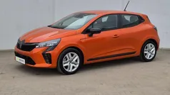 Oranje Gebruikt 2024 Renault Clio V Evolution Hatchback | € 22.985 (Eerlijke prijs)