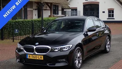 Gebruikt 2021 BMW 318 Executive Sedan | € 27.900 (Goede deal)