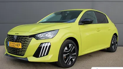 Geel Gebruikt 2024 Peugeot e-208 Style Hatchback | € 20.895 (Eerlijke prijs)