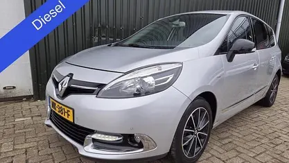Zilver (metallic) Occasion 2012 Renault Grand Scénic III Bose Edition MPV | € 4.990 (Eerlijke prijs)