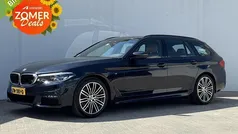 Zwart Gebruikt 2018 BMW 520 Executive Stationwagen | € 26.935 (Eerlijke prijs)