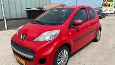 Rood Gebruikt 2009 Peugeot 107 Hatchback | € 2.250 (Eerlijke prijs)