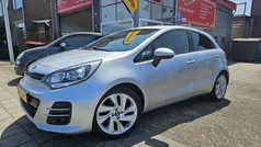 Grijs Gebruikt 2016 Kia Rio Hatchback | € 7.750 (Eerlijke prijs)