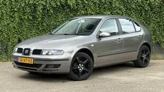 Grijs Gebruikt 2004 Seat Leon Hatchback | € 1.990 (Eerlijke prijs)