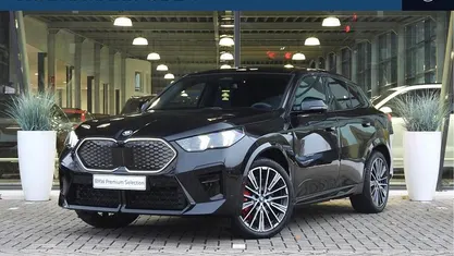 Zwart (metallic) Gebruikt 2025 BMW iX2 Executive SUV | € 47.450 (Eerlijke prijs)