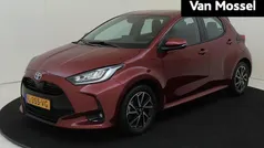 Rood Gebruikt 2021 Toyota Yaris Hybrid Hatchback | € 21.945 (Eerlijke prijs)