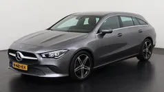 Mountain gray metallic finish (787u) Gebruikt 2020 Mercedes CLA180 Shooting Brake Advantage Stationwagen | € 23.895 (Super prijs)