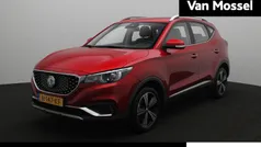 Rood Gebruikt 2021 MG ZS Luxury Sedan | € 16.995 (Eerlijke prijs)