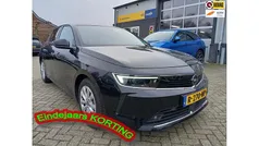 Zwart Gebruikt 2022 Opel Astra Elegance Hatchback | € 18.495 (Eerlijke prijs)