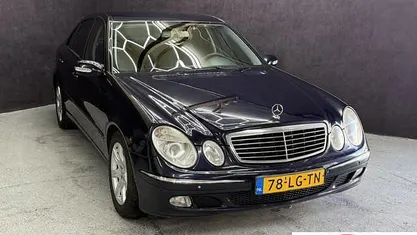 Blauw Gebruikt 2003 Mercedes E320 Elegance Sedan | € 1.750 (Eerlijke prijs)